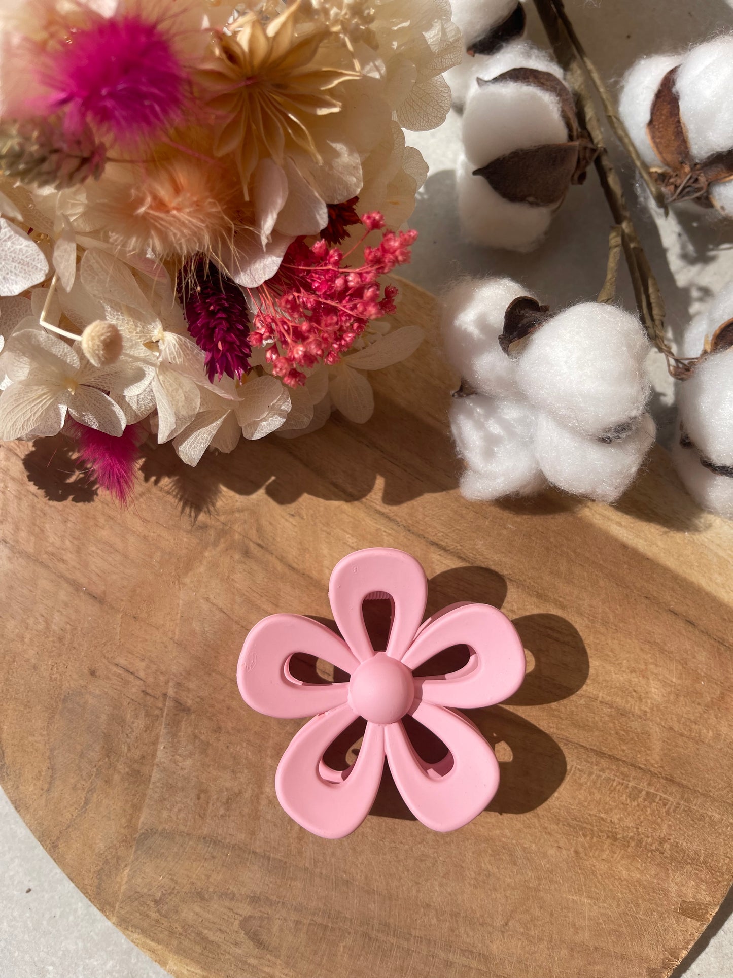 Grande barrette fleur à trous - Divers coloris